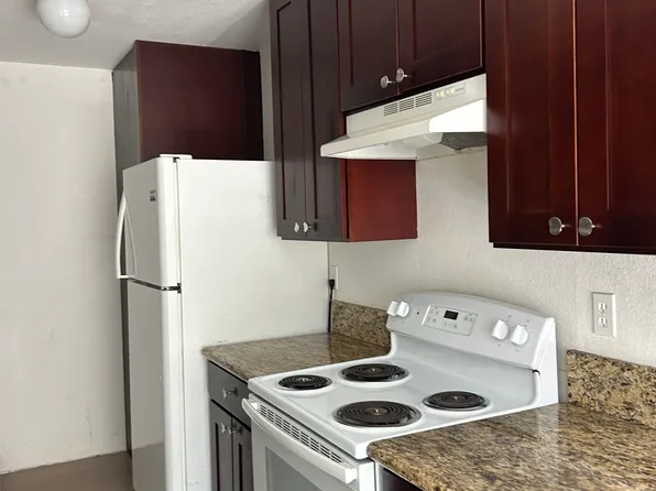 7865 Camino Glorita, San Diego, CA 92122