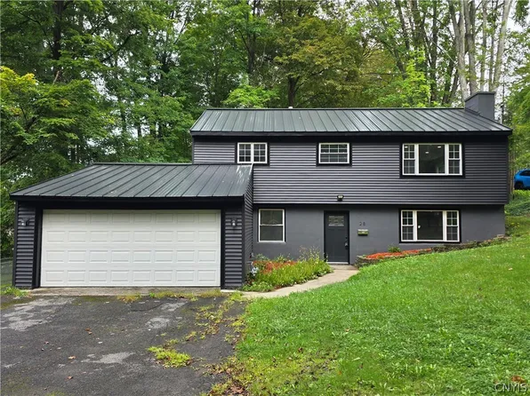28 Chestnut St, Clinton, NY 13323