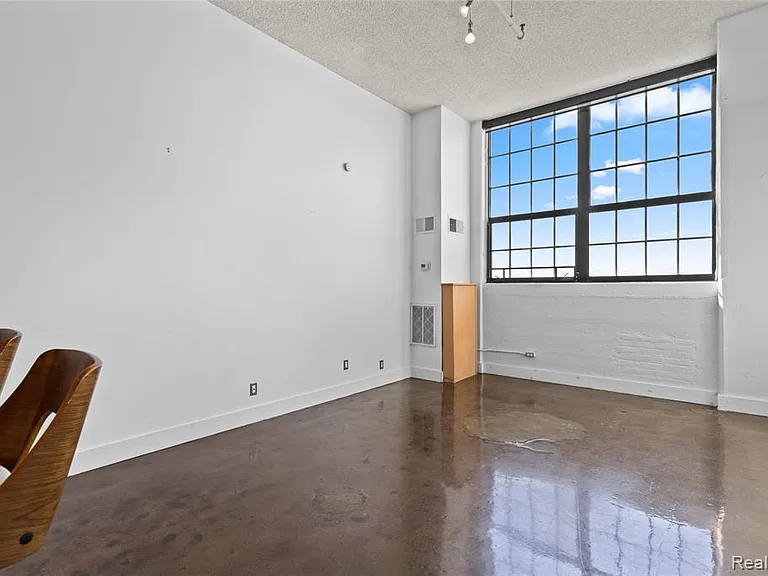 6533 E Jefferson Ave #604 — Photo 6