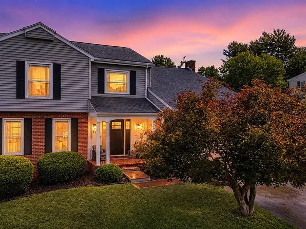 17 Greentree Dr, Morgantown, WV 26508