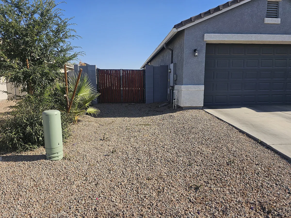 Building Photo - 35963 W San Alvarez Ave