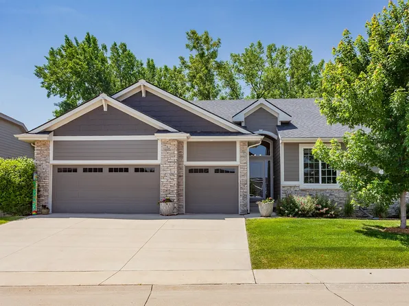 9180 Geanna Ct, West Des Moines, IA 50266
