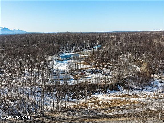 5th image of 5747 N Cunningham Rd