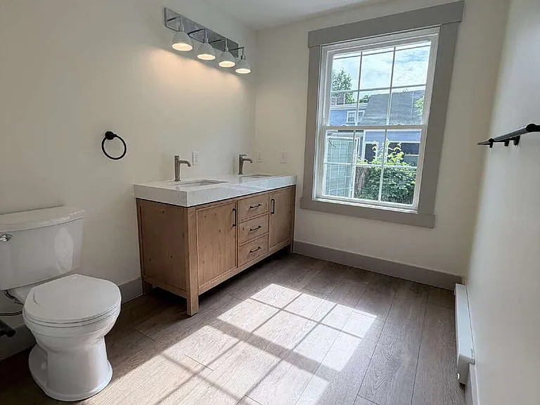 110 Silver St #101 — Photo 8