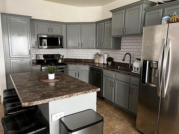 4th image of 2628 N Cypress Way W