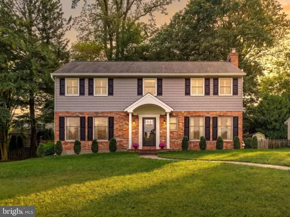 805 Chestnut Glen Garth, Baltimore, MD 21204