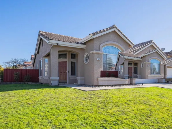 1892 Broadway Dr, Salinas, CA 93906