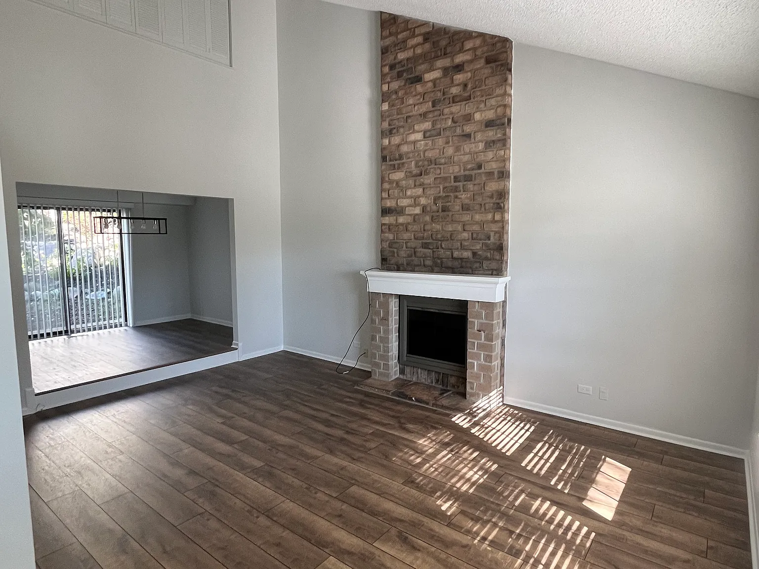 4 bed, 2.5 bath, 1857 sqft, $3,400 — Photo 2