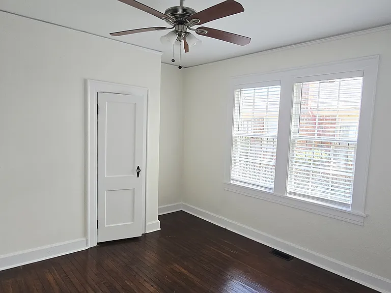 729 E 40th St #1 — Photo 18