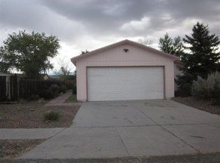 702 Vista Del Pueblo St SW, Albuquerque, NM 87121