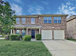 2807 Park Place Dr, Grand Prairie, TX 75052