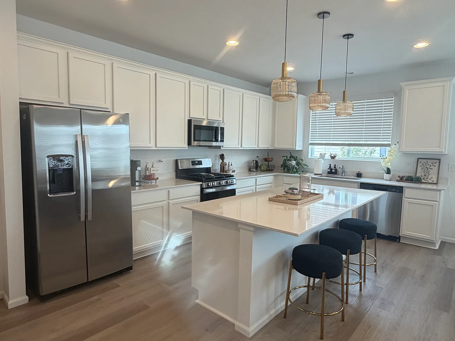 3 bed, 1542 sqft, $2,900 — Photo 4