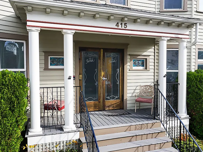 Farrah Apartments: 1 & 2 Bedroom Renovated Units — Photo 25