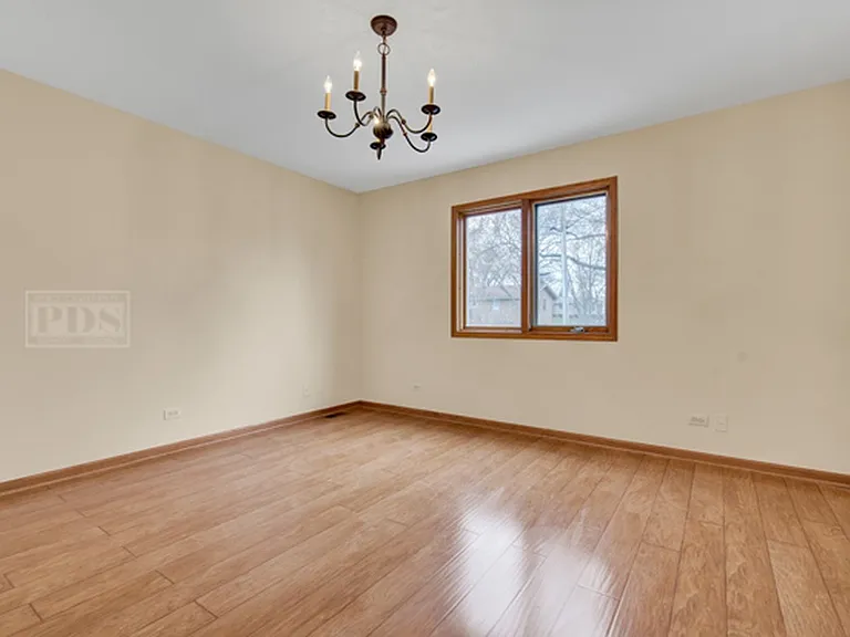 8414 S 82nd Ct — Photo 15