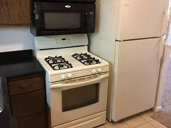 4th image of 92 Robinhood Dr