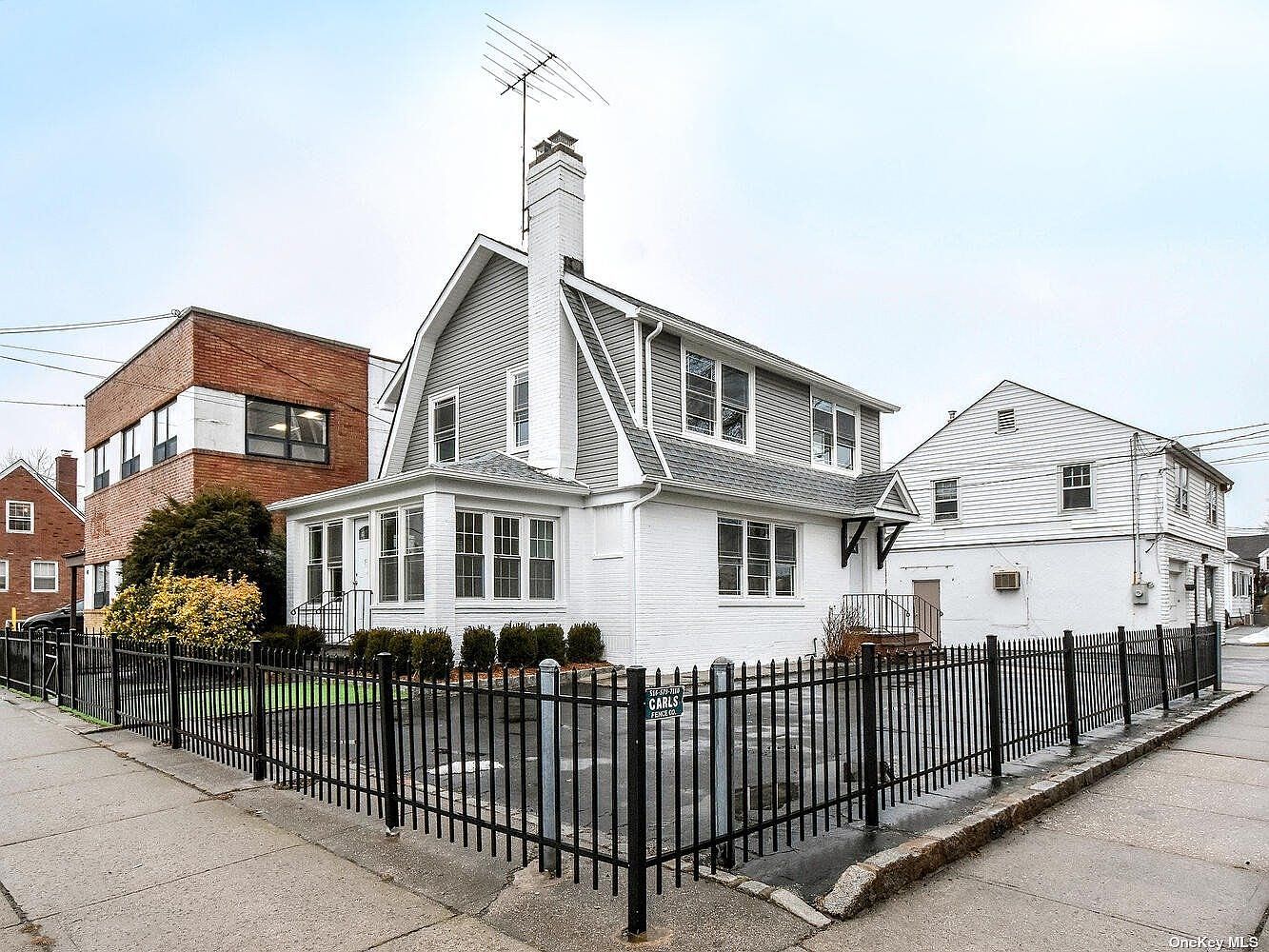 31 Myrtle St, Manhasset, NY 11030 Zillow