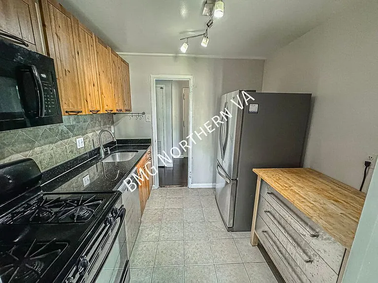 3100 S Manchester St #811 — Photo 7