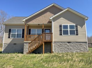 528 Matlock Rd, Charlotte, TN 37036