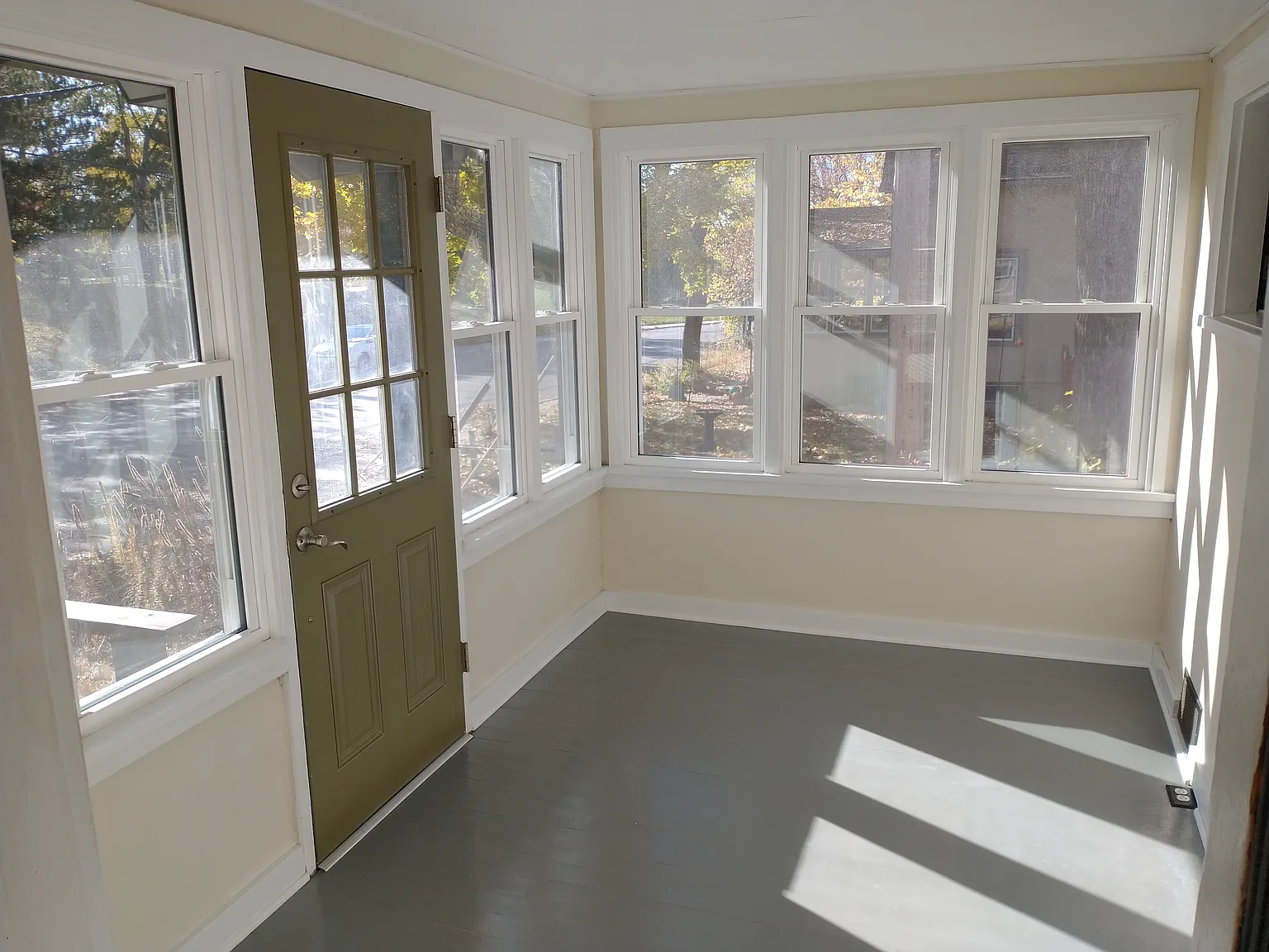 2 bed, 945 sqft, $1,895 — Photo 2