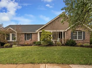 15701 Heathercroft Dr, Chesterfield, MO