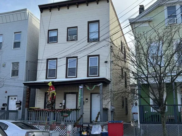 124 Lyon St, Paterson, NJ 07524