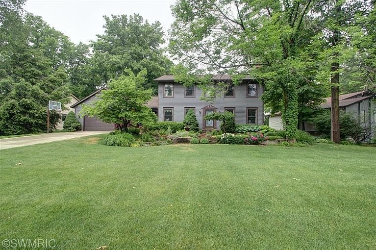 1st image of 6749 Knollview Dr