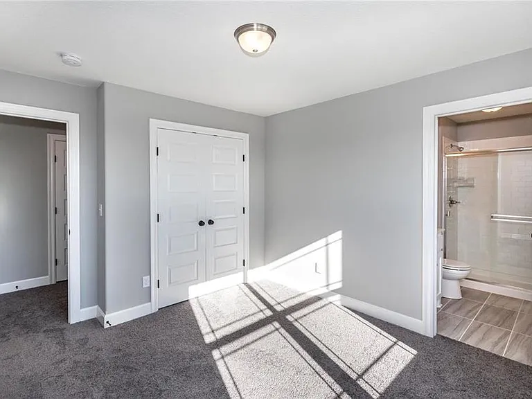 Guest bedroom