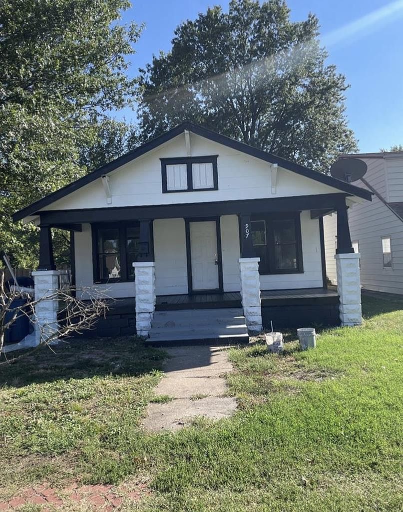907 W 5th St, Coffeyville, KS 67337 MLS 47626 Zillow