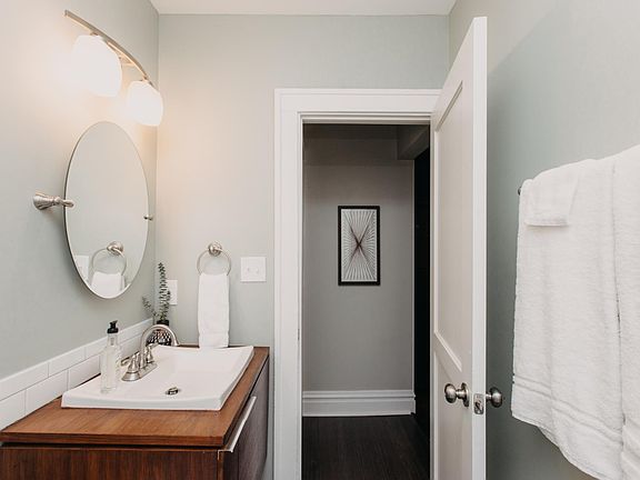 5th image of 4231 Swan Ave Floor 2