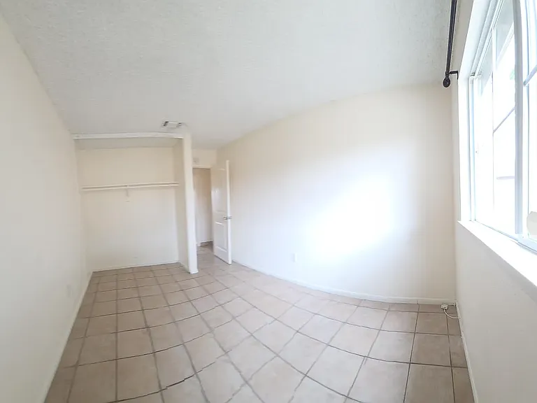 17330 Wabash Ave — Photo 16