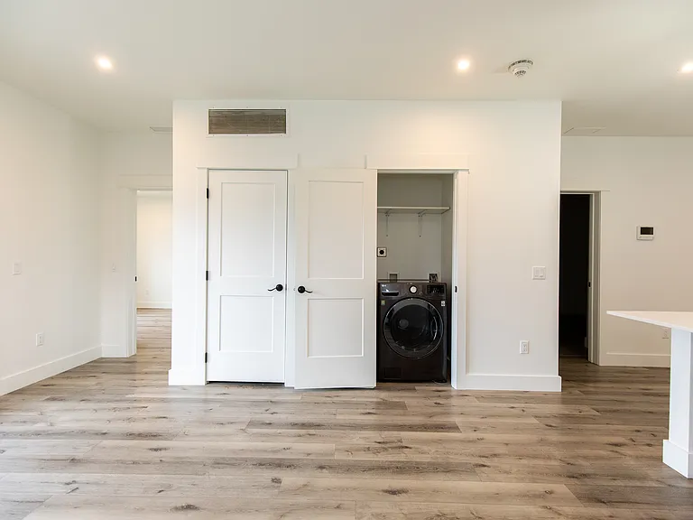 1704 Lincoln St #A — Photo 3