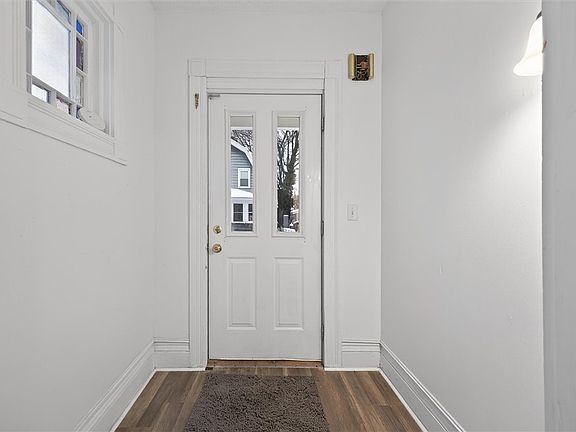4th image of 24 Bloomfield Pl