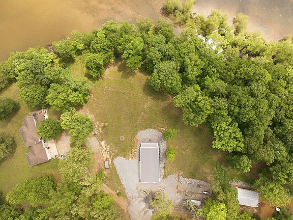 4th image of 456 Kentucky Lake Dr
