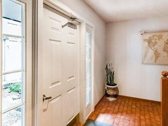 5th image of 1121 NW 12th St APT D