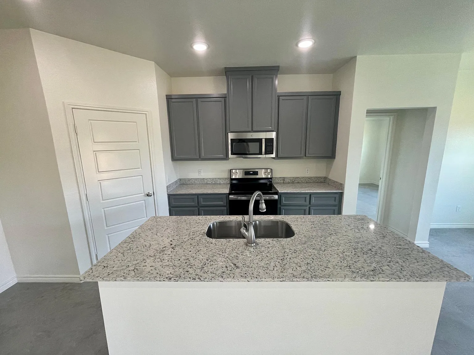 3 bed, 1542 sqft, $1,799 — Photo 3
