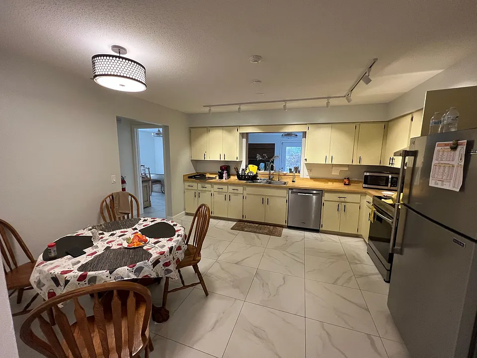 211 Ginger Rd #4