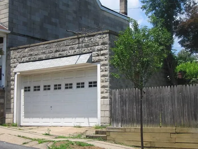 Building Photo - 200 N 7th St
