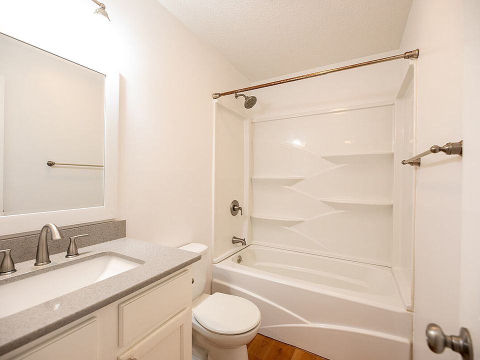 591-LEJUANTA-STREET-5-bathroom_10172025