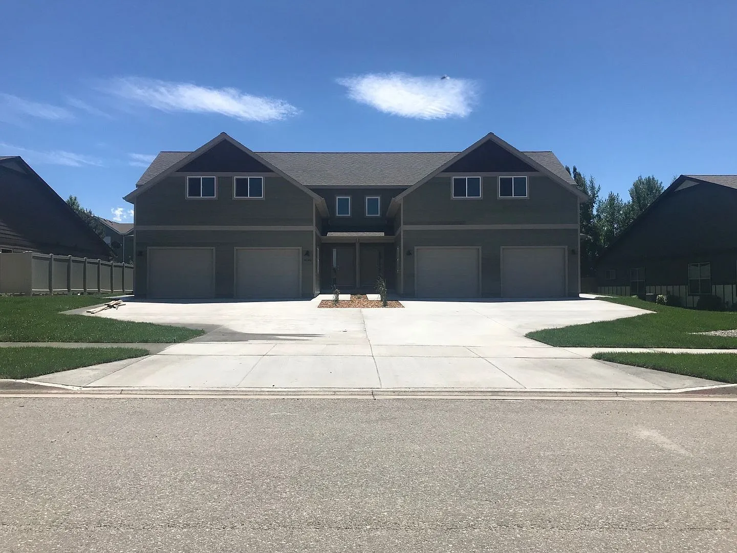4046 Sunstone — Photo 1
