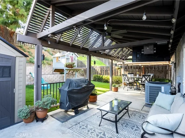 28291 Bockdale Ave, Santa Clarita, CA 91387