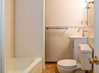 402 13th St NE APT D, Charlottesville, VA 22902