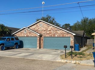 1105 4th St, Pleasanton, TX 78064