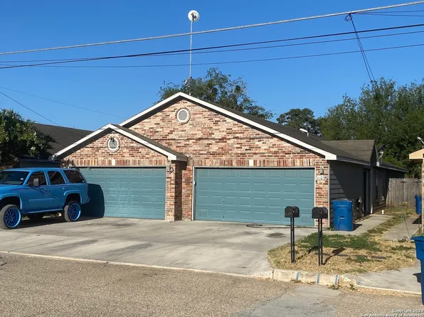1105 4TH ST, Pleasanton, TX 78064