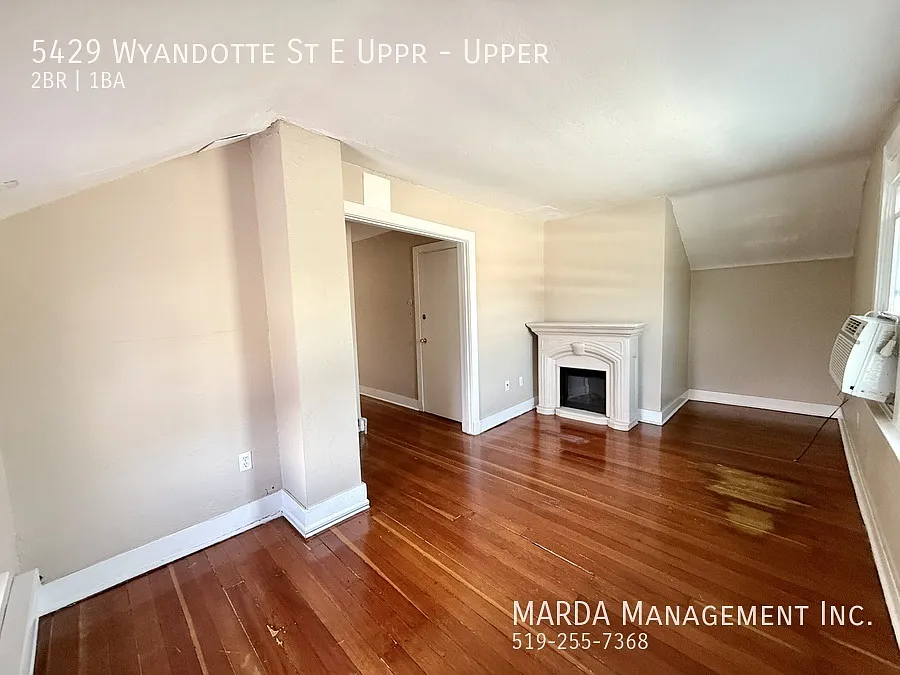 Charming 2 Bed/1bath Upper Unit + Hydro & Gas — Photo 4
