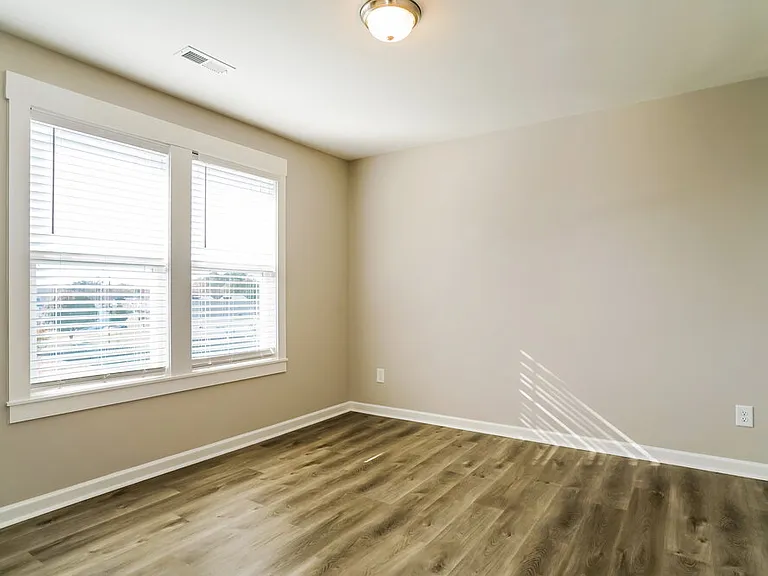 936 Sandyhill Rd — Photo 14
