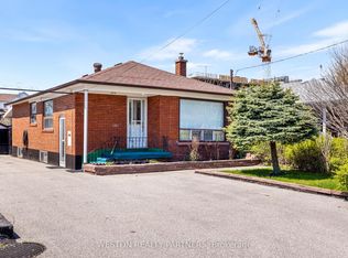 102 Cleta Dr, Toronto, ON M1K 3G7