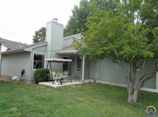 5724 SW Arrowhead Ct, Topeka, KS 66614