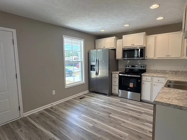 309 W Coffee St — Photo 7