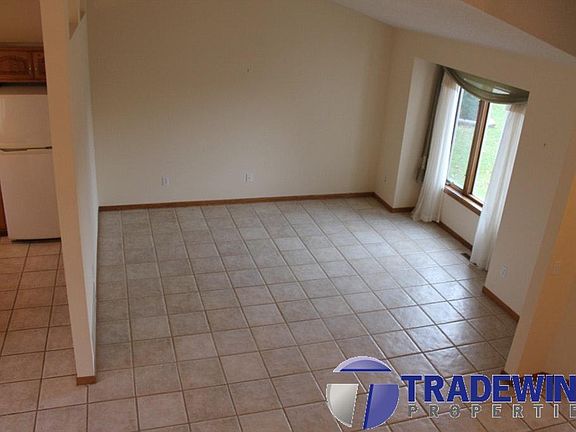 5th image of 15958 Gallant Ct