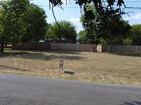 816 Huron Dr, Granbury, TX 76048